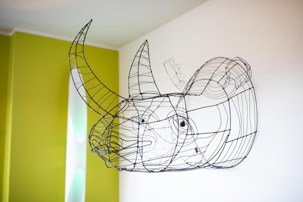 Sound Of Colors - Art Design Apartment Desenzano del Garda Bagian luar foto