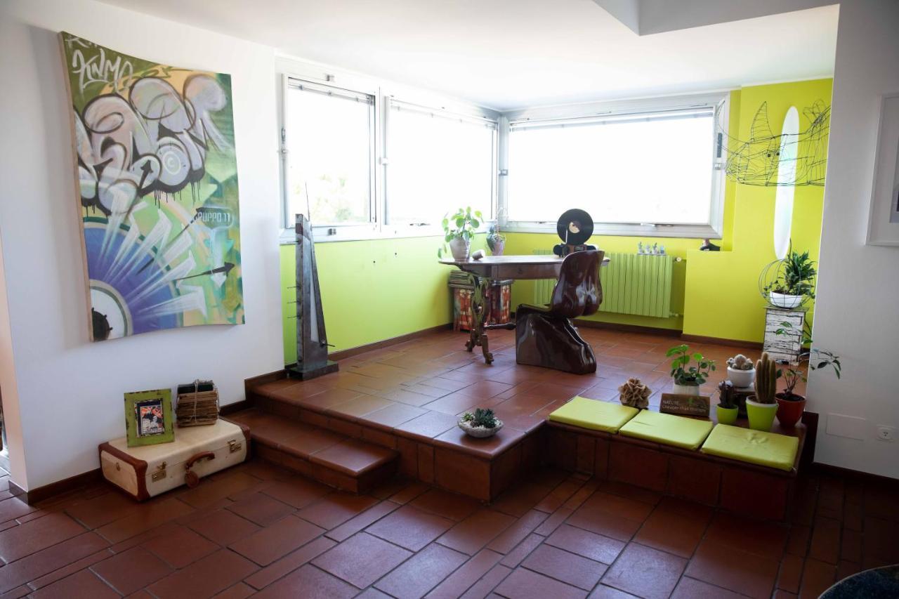 Sound Of Colors - Art Design Apartment Desenzano del Garda Bagian luar foto